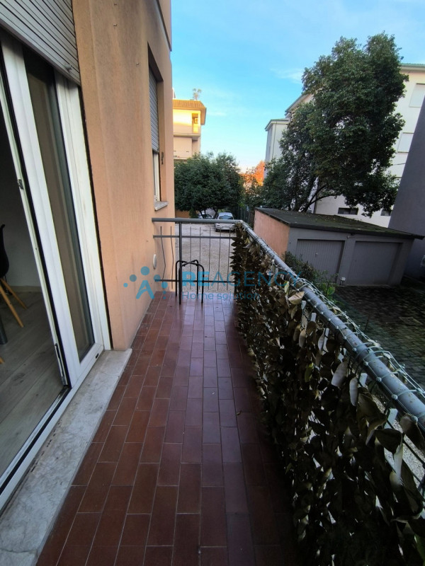 Scopri questo incantevole appartamento quadrilocale situato nel ricercatissimo quartiere di Sant'...