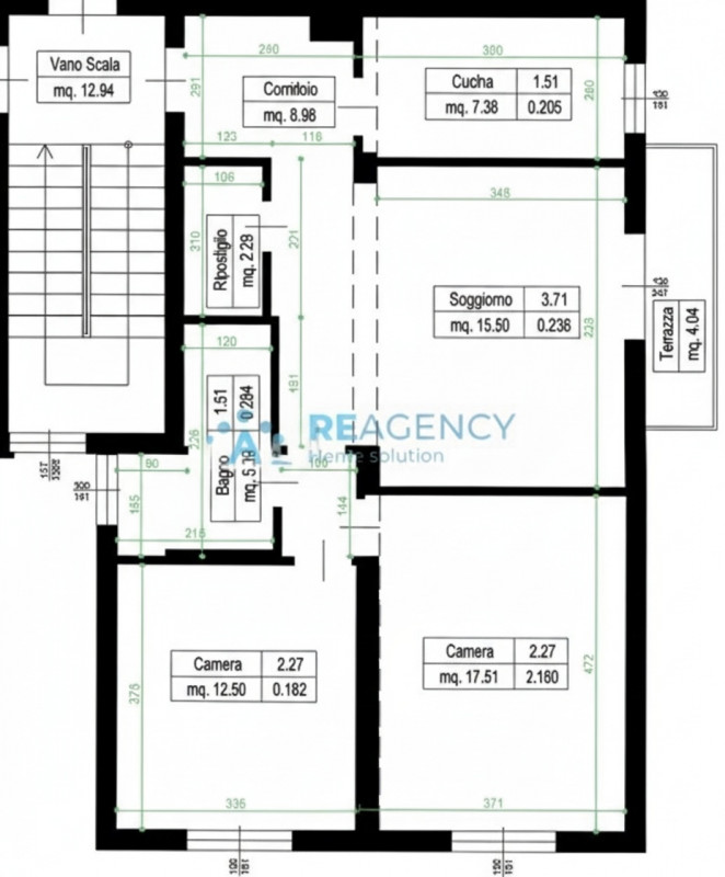 Scopri questo incantevole appartamento quadrilocale situato nel ricercatissimo quartiere di Sant'...