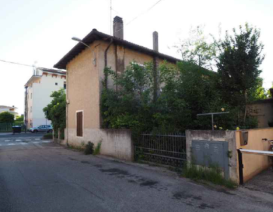 Rif. A.A.89-24

Vendita all'asta - casa a schiera di testa su 2 livelli in data 28 gennaio 2026

...