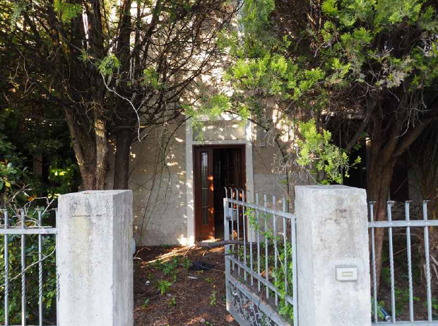 Rif. A.A.89-24

Vendita all'asta - casa a schiera di testa su 2 livelli in data 28 gennaio 2026

...