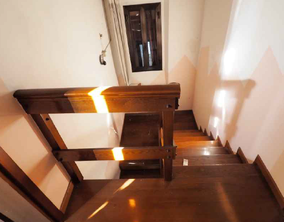 Rif. A.A.89-24

Vendita all'asta - casa a schiera di testa su 2 livelli in data 28 gennaio 2026

...