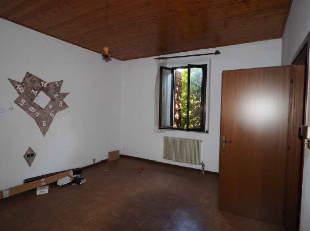 Rif. A.A.89-24

Vendita all'asta - casa a schiera di testa su 2 livelli in data 28 gennaio 2026

...