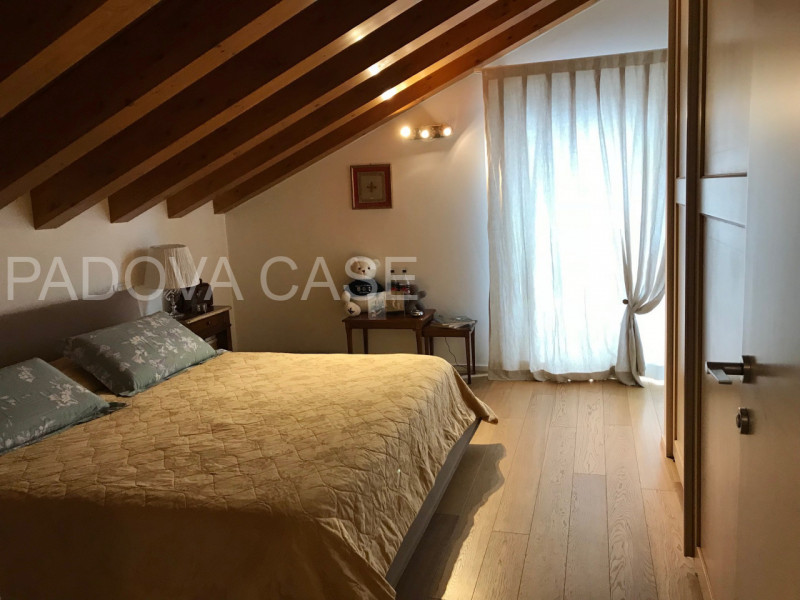 CHIESANUOVA – Elegante porzione di casa a schiera in classe B, contesto signorile e riservato

In...