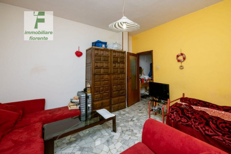 COMODO AL CENTRO CITTA'...IN PICCOLA PALAZZINA DI SOLE 4 UNITA'..APPARTAMENTO DI MQ 90...AL 2° ED...