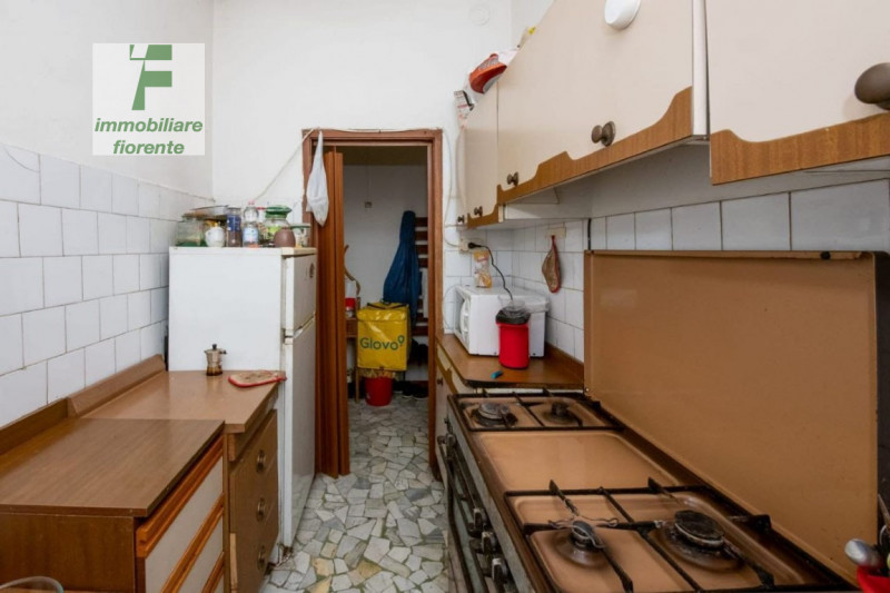 COMODO AL CENTRO CITTA'...IN PICCOLA PALAZZINA DI SOLE 4 UNITA'..APPARTAMENTO DI MQ 90...AL 2° ED...