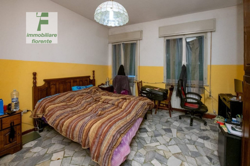 COMODO AL CENTRO CITTA'...IN PICCOLA PALAZZINA DI SOLE 4 UNITA'..APPARTAMENTO DI MQ 90...AL 2° ED...