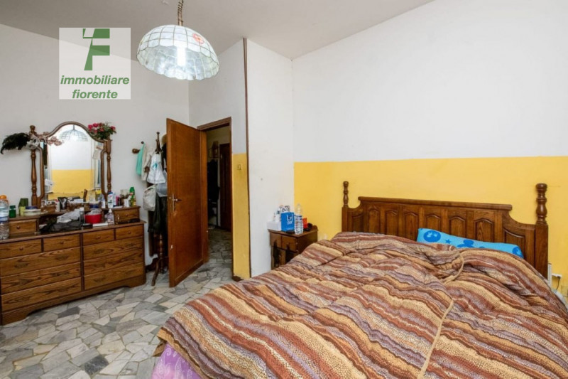 COMODO AL CENTRO CITTA'...IN PICCOLA PALAZZINA DI SOLE 4 UNITA'..APPARTAMENTO DI MQ 90...AL 2° ED...