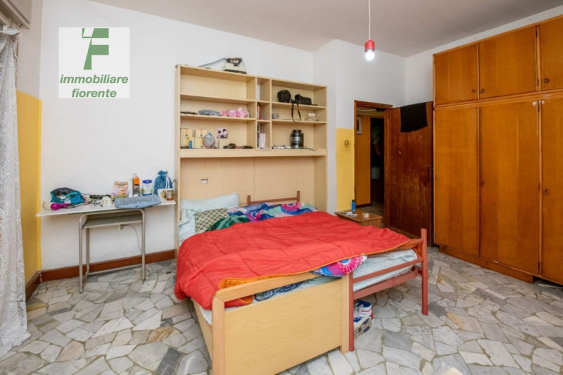 COMODO AL CENTRO CITTA'...IN PICCOLA PALAZZINA DI SOLE 4 UNITA'..APPARTAMENTO DI MQ 90...AL 2° ED...