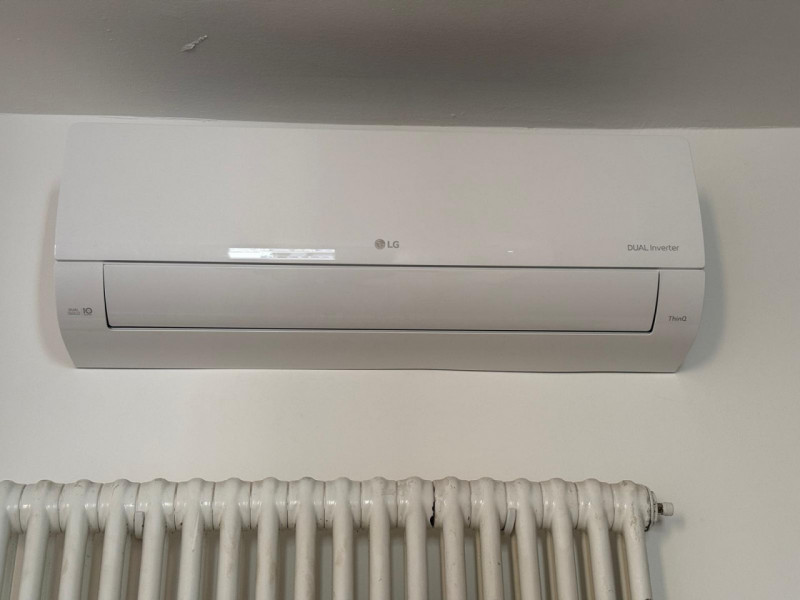 Bicamere biservizi ristrutturato con posto auto, disponibile da gennaio

Canova Immobiliare propo...