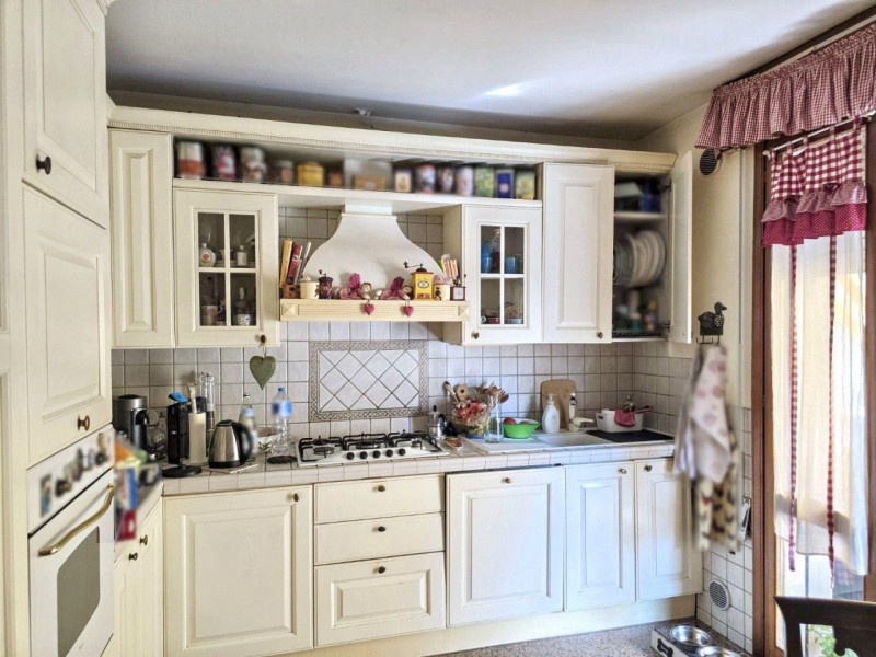 Quest’immobile viene venduto tramite asta online.

Porzione di bifamiliare, sita in Abano Terme (...