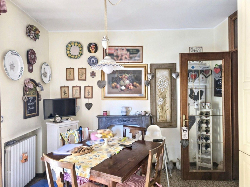 Quest’immobile viene venduto tramite asta online.

Porzione di bifamiliare, sita in Abano Terme (...