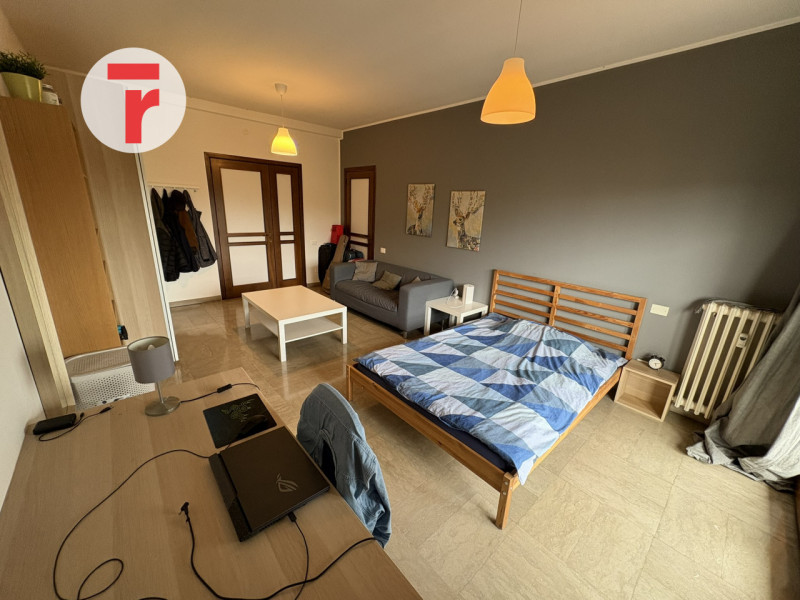 In condominio realizzato con criteri signorili e accurati, appartamento inserito in un contesto p...