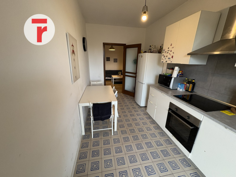 In condominio realizzato con criteri signorili e accurati, appartamento inserito in un contesto p...