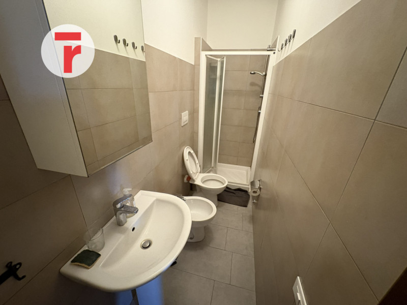 In condominio realizzato con criteri signorili e accurati, appartamento inserito in un contesto p...