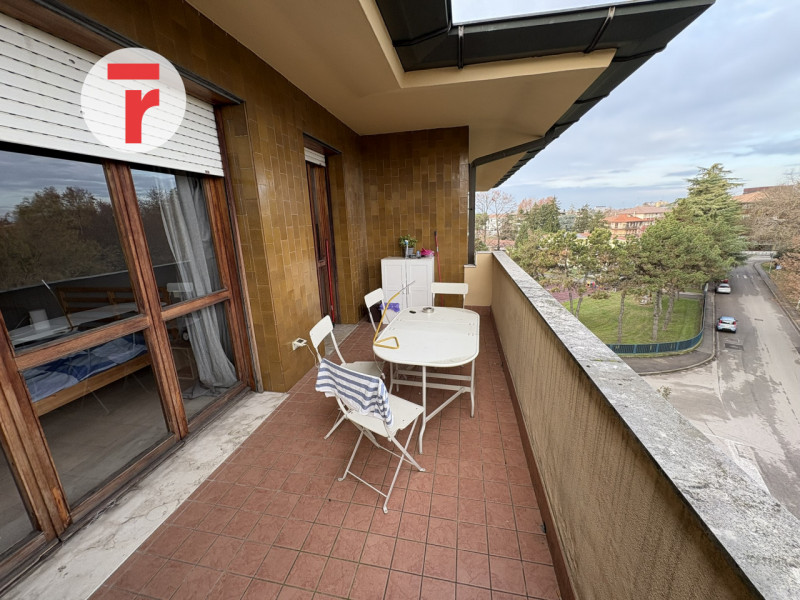 In condominio realizzato con criteri signorili e accurati, appartamento inserito in un contesto p...