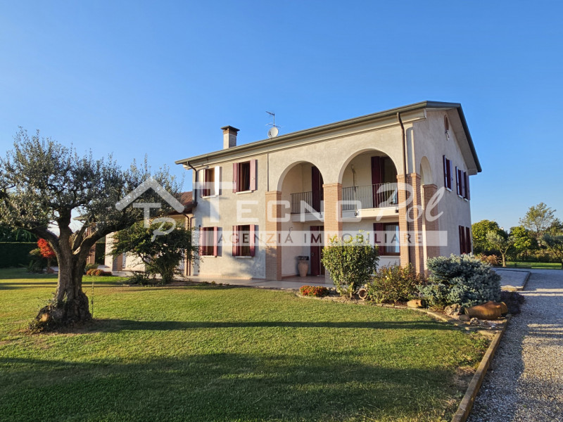 CAMPODARSEGO - Le esclusive Tecnopol di prestigio....proponiamo splendida villa singola su lotto ...