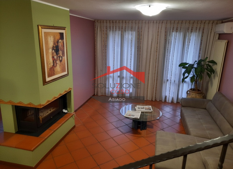 Scopri questa straordinaria opportunità d'acquisto a Montecchio Maggiore, situata in zona tranqui...