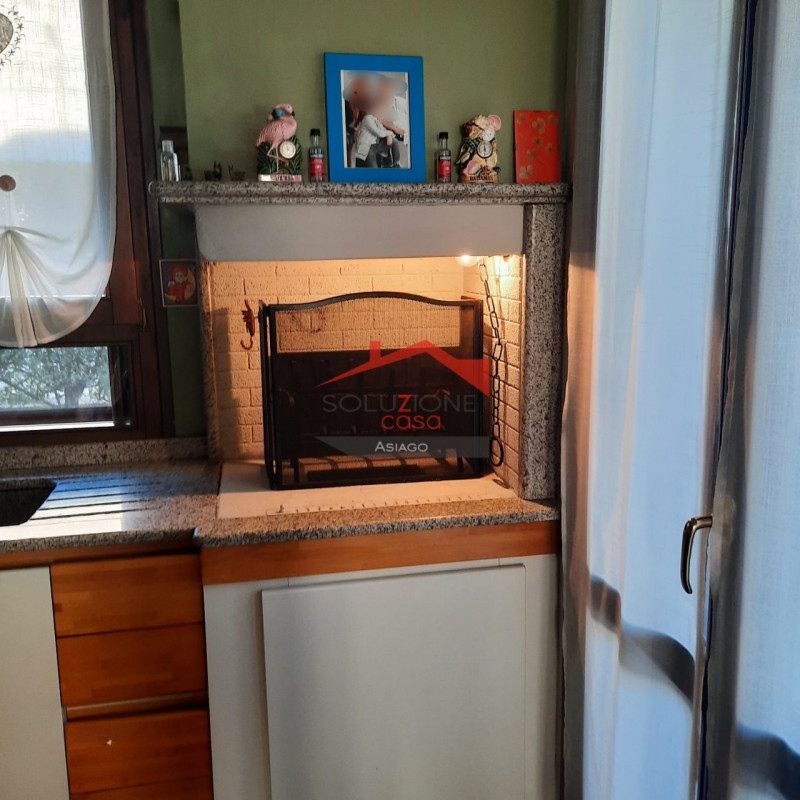 Scopri questa straordinaria opportunità d'acquisto a Montecchio Maggiore, situata in zona tranqui...