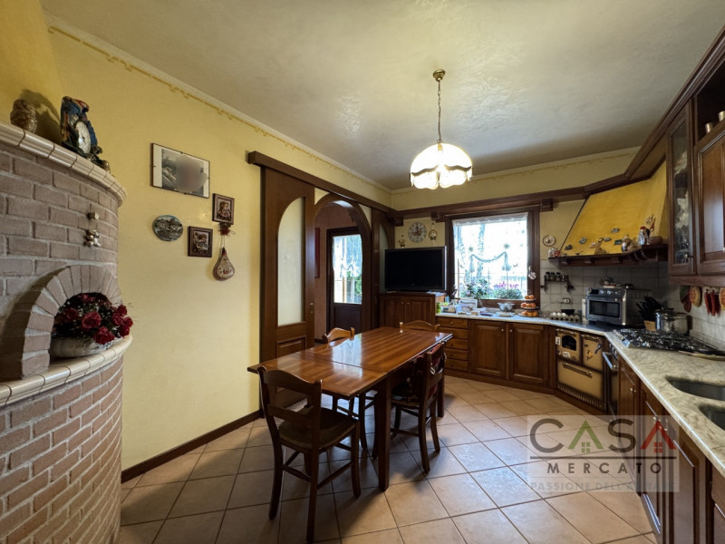 A Gaiarine, in Via Salvatoizza, proponiamo in vendita una splendida porzione di villa bifamiliare...