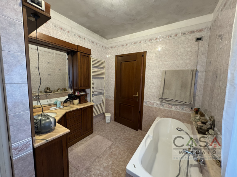 A Gaiarine, in Via Salvatoizza, proponiamo in vendita una splendida porzione di villa bifamiliare...