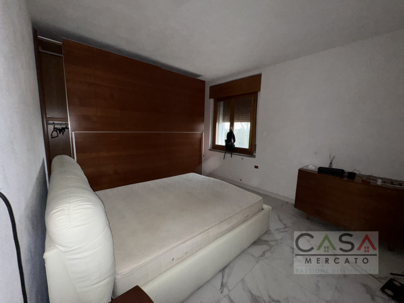 A Gaiarine, Via Salvatoizza, proponiamo una porzione di bifamiliare, ideale per chi desidera pers...