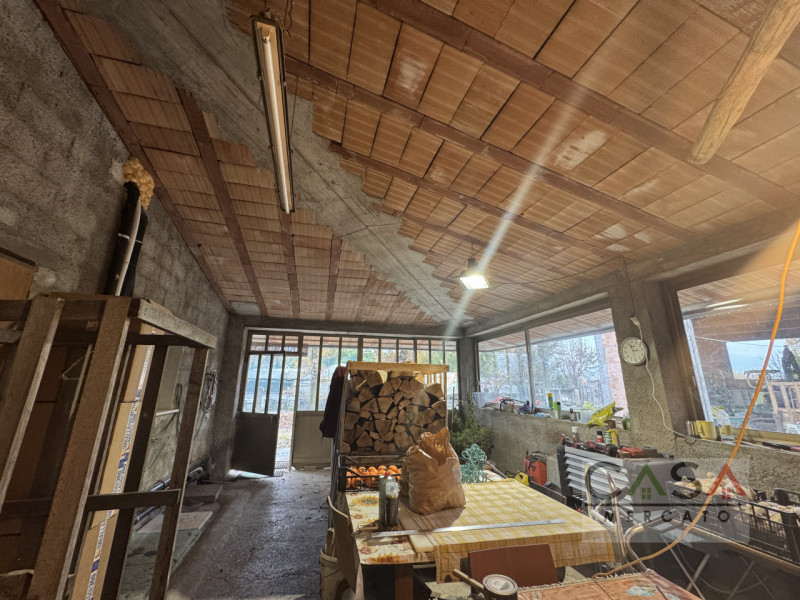 A Gaiarine, Via Salvatoizza, proponiamo una porzione di bifamiliare, ideale per chi desidera pers...