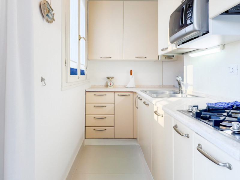 (Per INFO Giovanni 3888920530) NOSTRA ESCLUSIVA! Nel cuore pulsante di Lido di Jesolo, nella pres...