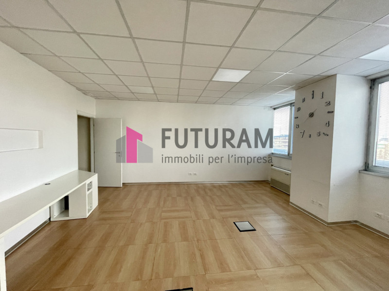 RIF: V117NM - PADOVA - PER INFO 340 335 8378 - 0444/310220

Propongo in vendita un ufficio di 100...