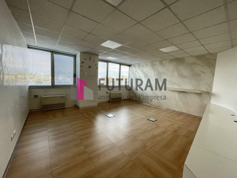 RIF: A117NM - PADOVA - PER INFO 340 335 8378 - 0444/310220

Propongo in affitto un ufficio di 100...