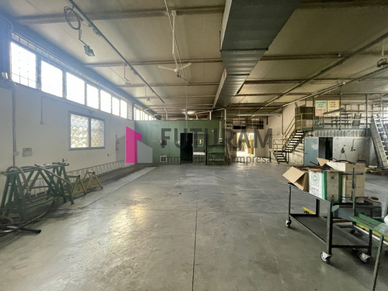 RIF: 118NM - PADOVA - PER INFO 340 335 8378 - 0444/310220

Propongo in vendita un capannone di 16...