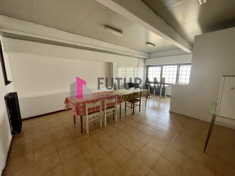 RIF: 118NM - PADOVA - PER INFO 340 335 8378 - 0444/310220

Propongo in vendita un capannone di 16...