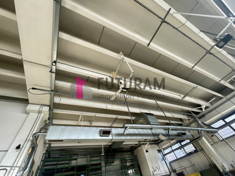 RIF: 118NM - PADOVA - PER INFO 340 335 8378 - 0444/310220

Propongo in vendita un capannone di 16...