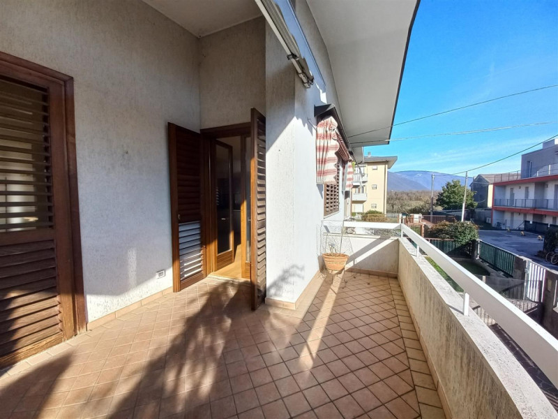 SCHIO, ZONA SANTA CROCE: VILLA INDIPENDENTE CON AMPIO GIARDINO, COD. 4580, EURO 345.000

A pochi ...