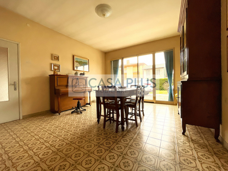 Tombolo, a due passi dal centro del paese, comoda a tutti i servizi, proponiamo in vendita casa i...