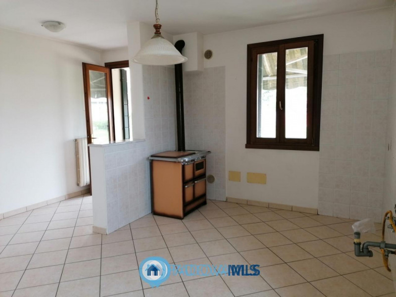 Immobile in esclusiva al Gruppo Padova MLS

CODEVIGO - Loc. ROSARA. 

Inserita su lotto di ca. 1....