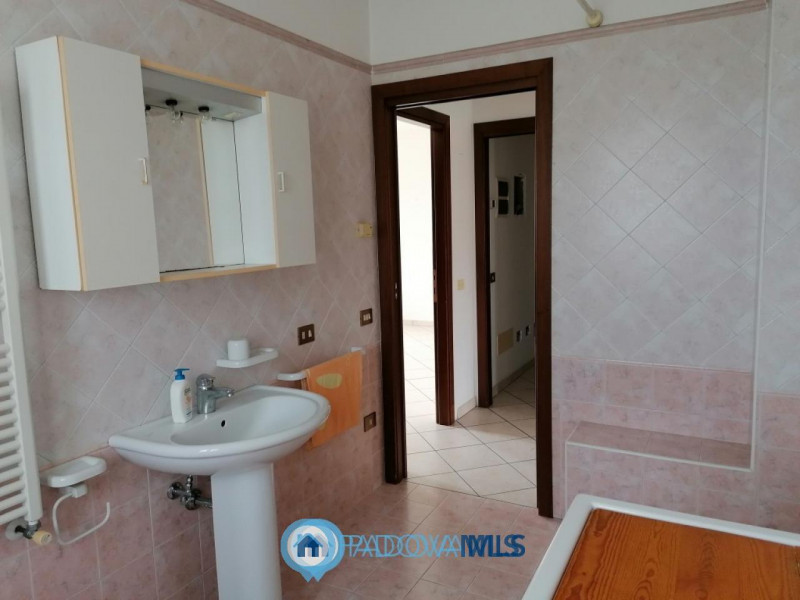 Immobile in esclusiva al Gruppo Padova MLS

CODEVIGO - Loc. ROSARA. 

Inserita su lotto di ca. 1....