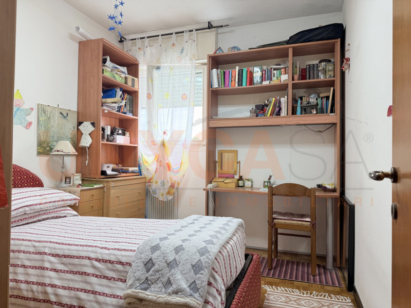 RUBANO: proponiamo in vendita un luminoso appartamento di generose metrature, situato al secondo ...