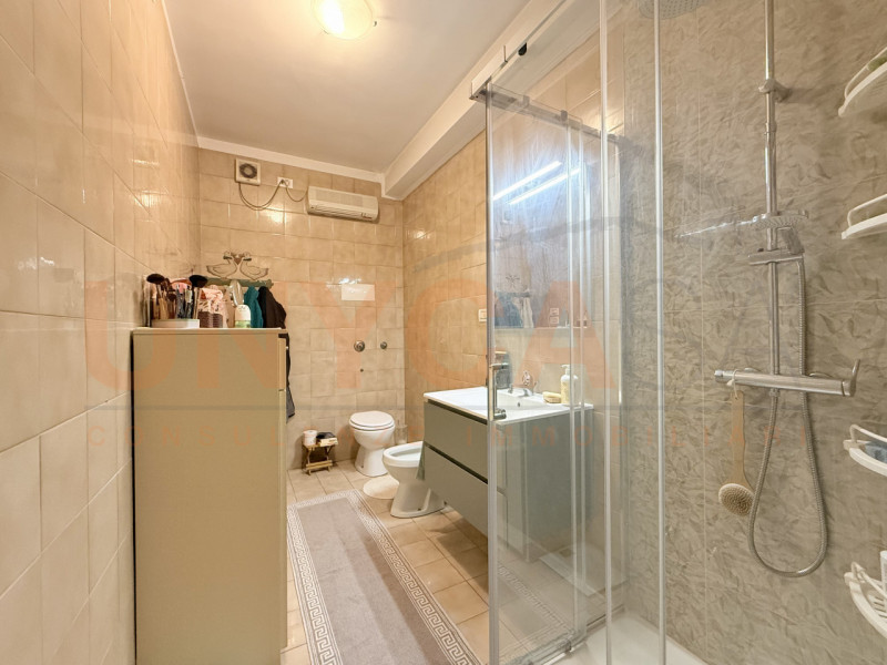 RUBANO: proponiamo in vendita un luminoso appartamento di generose metrature, situato al secondo ...