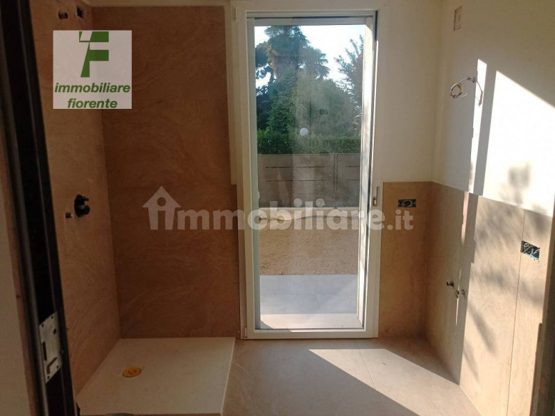 NUOVA SIGNORILE 1/2 BIFAMILIARE IN ZONA CENTRALE SU 2 LIVELLI DI MQ 251 TOTALI CON GIARDINO PRIVA...