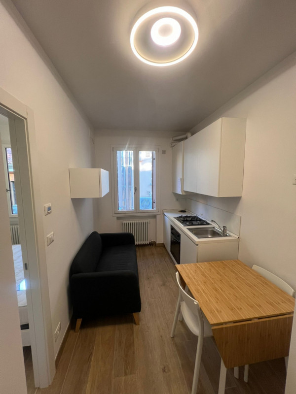 ZONA RIVIERE. GRAZIOSISSIMO MINI APPARTAMENTO COMPLETAMENTE RISTRUTTURATO E ARREDATO A NUOVO. IMP...