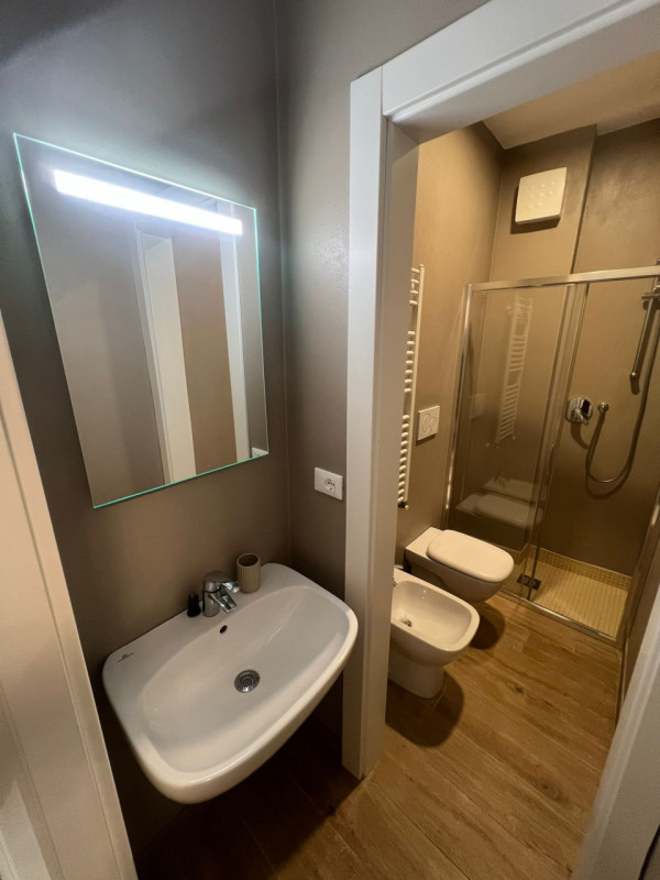 ZONA RIVIERE. GRAZIOSISSIMO MINI APPARTAMENTO COMPLETAMENTE RISTRUTTURATO E ARREDATO A NUOVO. IMP...