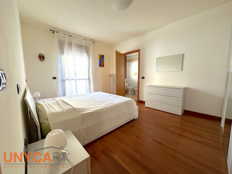 Situato nel cuore di Montegrotto Terme, proponiamo appartamento luminoso bicamere in contesto con...