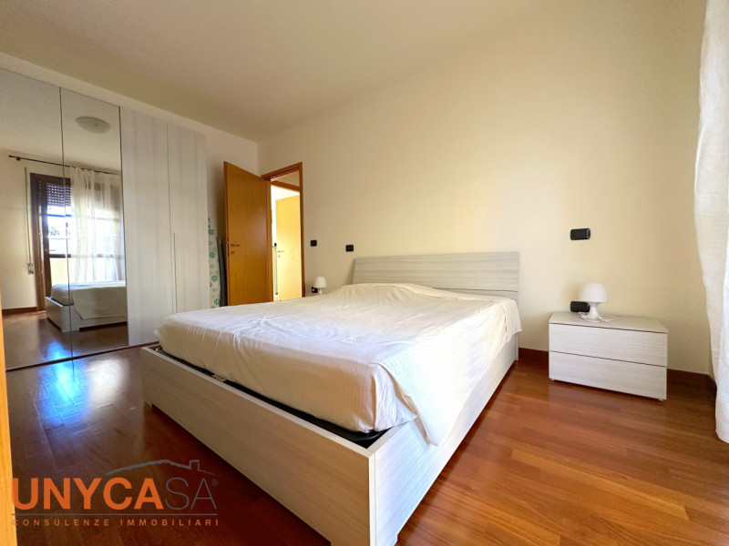 Situato nel cuore di Montegrotto Terme, proponiamo appartamento luminoso bicamere in contesto con...