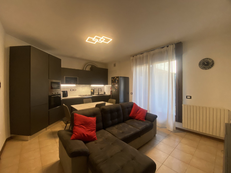 In vendita, nel cuore di Veggiano, proponiamo un affascinante appartamento trilocale al primo pia...