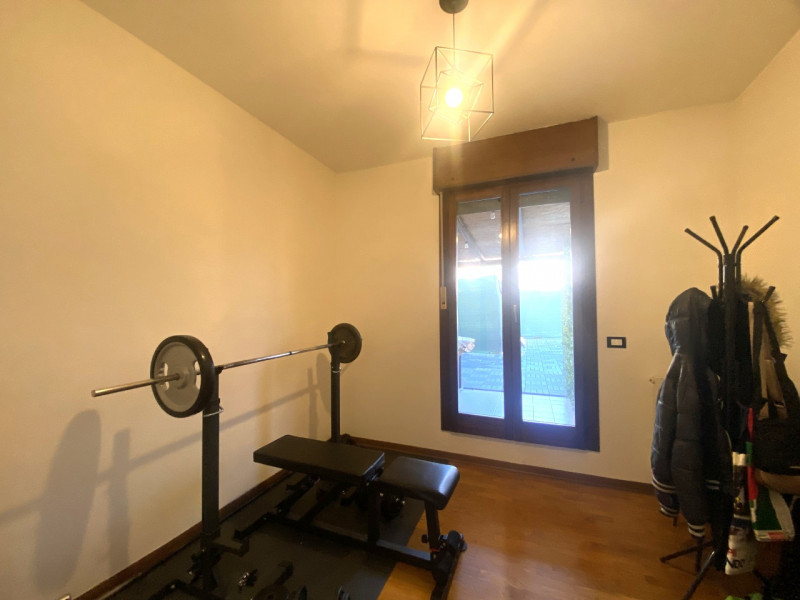 In vendita, nel cuore di Veggiano, proponiamo un affascinante appartamento trilocale arredato al ...