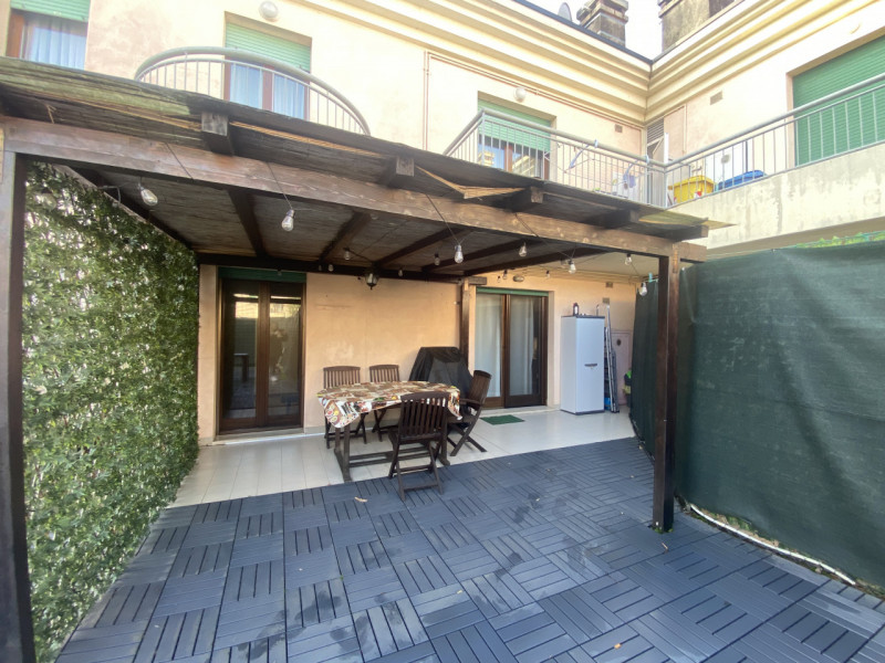 In vendita, nel cuore di Veggiano, proponiamo un affascinante appartamento trilocale al primo pia...