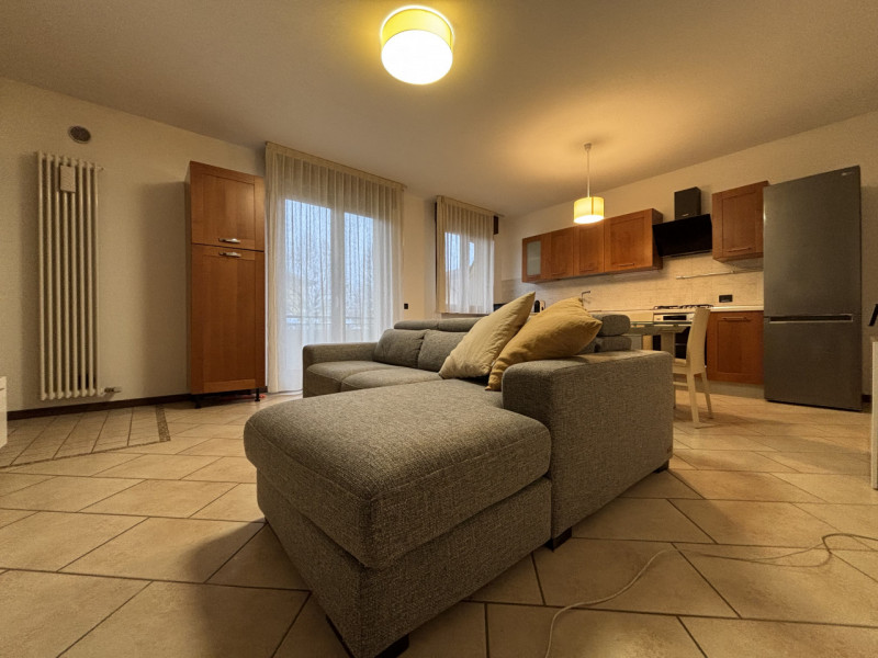 Bicamere con doppio terrazzo ad Altavilla Vicentina

Ti presentiamo un elegante appartamento situ...