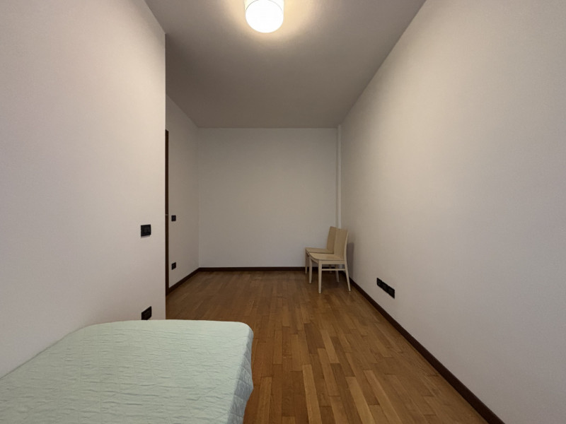 Bicamere con doppio terrazzo ad Altavilla Vicentina

Ti presentiamo un elegante appartamento situ...