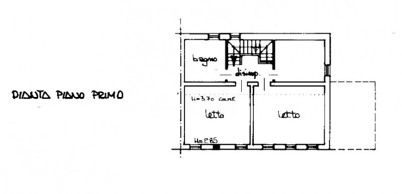 Proponiamo in vendita a Urbana, località San Salvaro, spaziosa abitazione accostata, situata in u...
