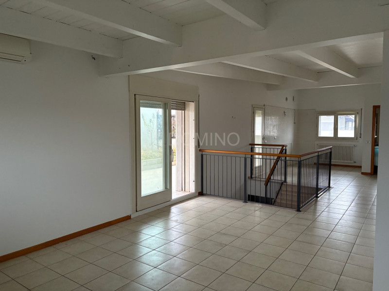 Libero da subito, ampio appartamento di recente costruzione in classe energetica A2, ubicato in z...